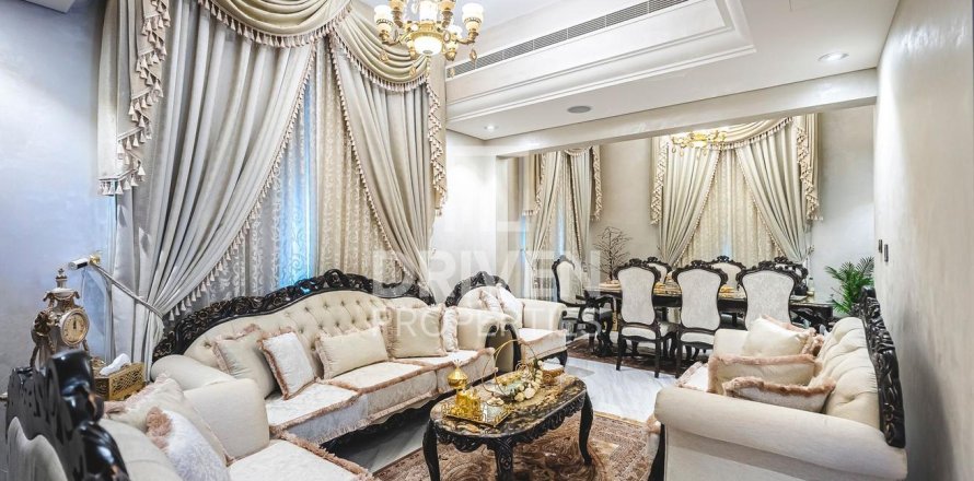Vila u gradu Dubai Sports City, Dubai, UAE 4 spavaće sobe, 350.71 m2 Br. 743584