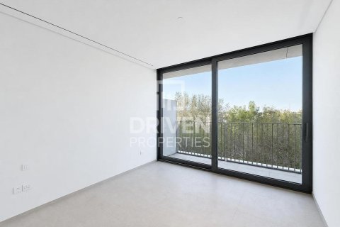 Apartment in Jumeirah, Dubai, UAE 4 bedrooms, 275.83 sq.m. № 743580 - photo 8