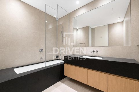 Apartment in Jumeirah, Dubai, UAE 4 bedrooms, 275.83 sq.m. № 743580 - photo 16