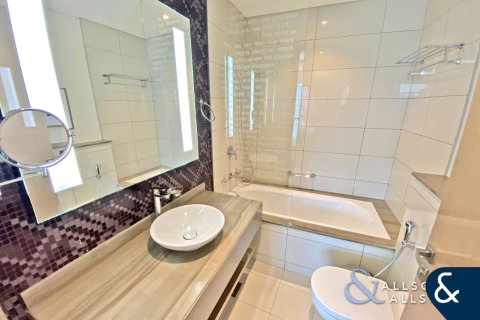 Dzīvoklis Business Bay, Dubaijā, AAE 2 istabas, 130 m2 Nr. 671227 - attēls 13