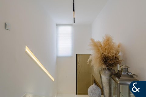 Vilë në The Springs, Dubai, Emiratet e Bashkuara Arabe 3 dhoma gjumi, 228 m2. № 671202 - Foto 13