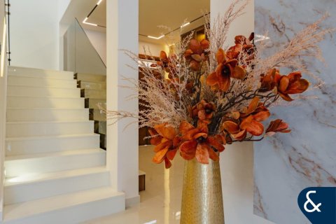 Vilë në The Springs, Dubai, Emiratet e Bashkuara Arabe 3 dhoma gjumi, 228 m2. № 671202 - Foto 6