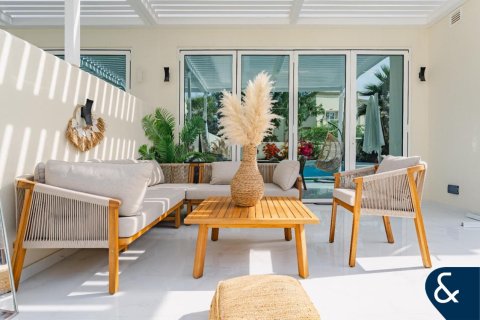 Vilë në The Springs, Dubai, Emiratet e Bashkuara Arabe 3 dhoma gjumi, 228 m2. № 671202 - Foto 12