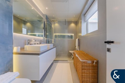 Vilë në The Springs, Dubai, Emiratet e Bashkuara Arabe 3 dhoma gjumi, 228 m2. № 671202 - Foto 18