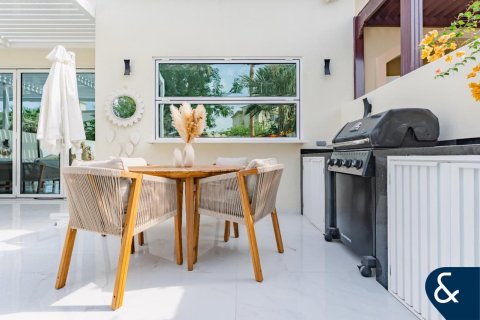 Vilë në The Springs, Dubai, Emiratet e Bashkuara Arabe 3 dhoma gjumi, 228 m2. № 671202 - Foto 11