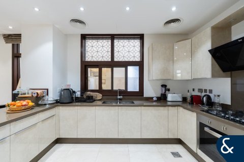 וילה למכירה ב Jumeirah Park, Dubai, איחוד האמירויות  4 חדרי שינה, 733 מ"ר, מספר 671230 - תמונה 12