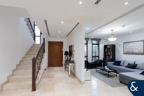וילה למכירה ב Jumeirah Park, Dubai, איחוד האמירויות  4 חדרי שינה, 733 מ"ר, מספר 671230 - תמונה 4