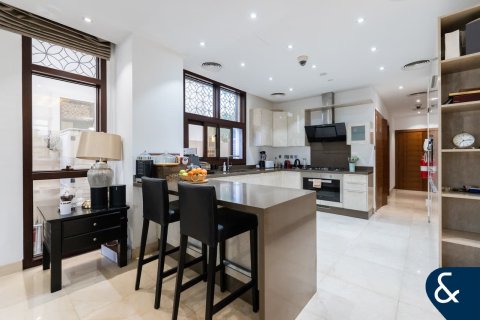 וילה למכירה ב Jumeirah Park, Dubai, איחוד האמירויות  4 חדרי שינה, 733 מ"ר, מספר 671230 - תמונה 10