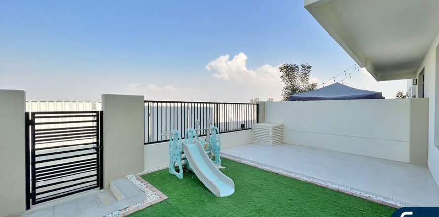 Adosado en Town Square, Dubai, EAU 3 dormitorios, 189 m² № 671226