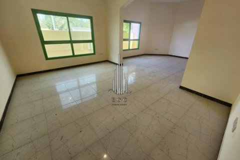Вилла Аль-Батин, Абу-Даби, БАӘ-да 6 жатын бөлмелер, 1800 м² № 549011 - фото 11