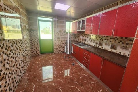 Вилла Аль-Батин, Абу-Даби, БАӘ-да 6 жатын бөлмелер, 1800 м² № 549011 - фото 12