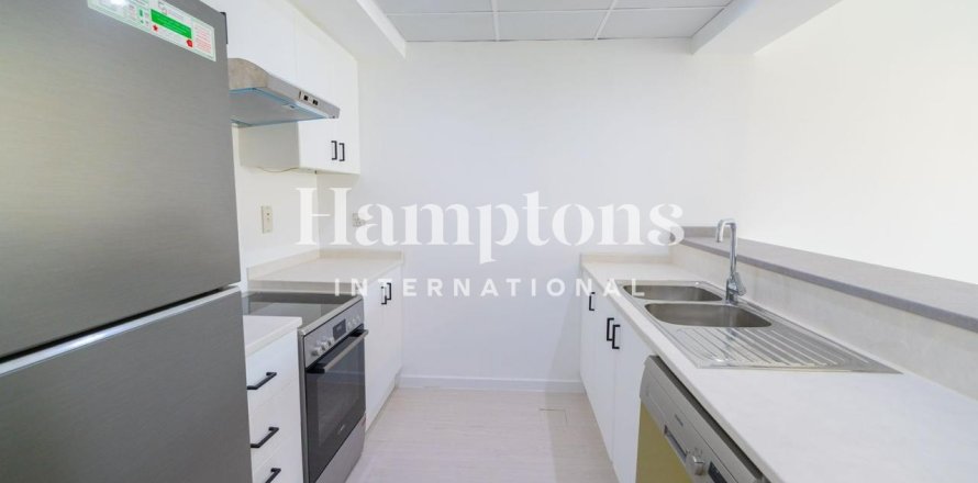 Apartment in Greens, Dubai, UAE 1 bedroom, 71.2566 sq.m. № 701124