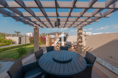 Vila v Dubai, SAE 7 ložnice, 1858 m² Č.: 623879 - fotografie 18