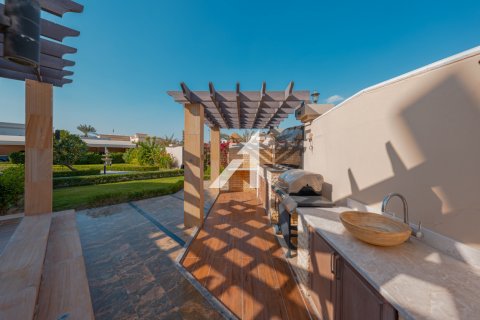 Vila v Dubai, SAE 7 ložnice, 1858 m² Č.: 623879 - fotografie 23