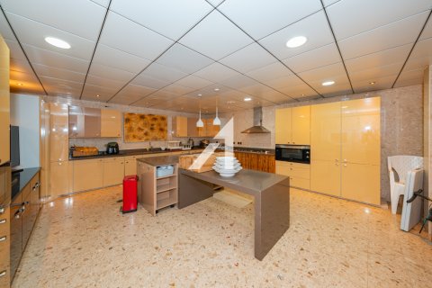 Vila v Dubai, SAE 7 ložnice, 1858 m² Č.: 623879 - fotografie 10