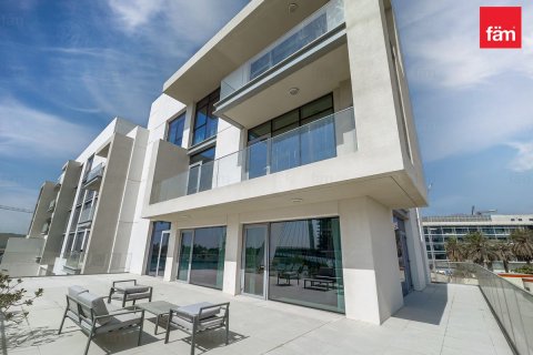 Lakás itt: Al Wasl, Dubai, EAE, 2 hálószoba, 228 m², azonosító: 645849 - fénykép 1