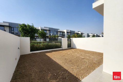 Villa in Dubai, UAE 3 bedrooms, 174 sq.m. № 645848 - photo 27