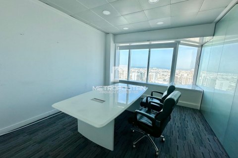 Office in Sheikh Zayed Road, Dubai, UAE 186.1 sq.m. № 591887 - photo 10