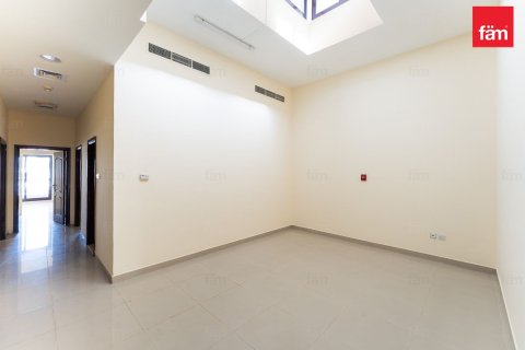 Villa te huur in Al Barsha, Dubai, VAE 6 slaapkamers, 1156 vr.m., nr 679961 - foto 17