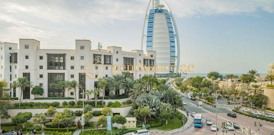 阿联酋 Dubai Umm Suqeim 公寓  4 卧, 247 平方米 , 编号 592676