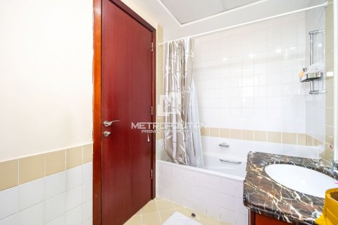 Townhouse in Arabian Ranches, Dubai, UAE 2 bedrooms, 242 sq.m. № 592675 - photo 10
