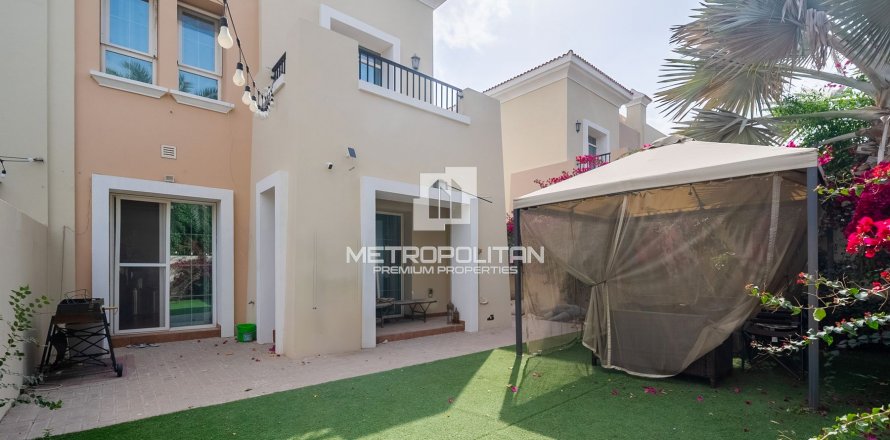 Townhouse in Arabian Ranches, Dubai, UAE 2 bedrooms, 242 sq.m. № 592675