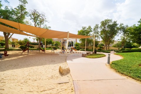 Townhouse in Arabian Ranches, Dubai, UAE 2 bedrooms, 242 sq.m. № 592675 - photo 15