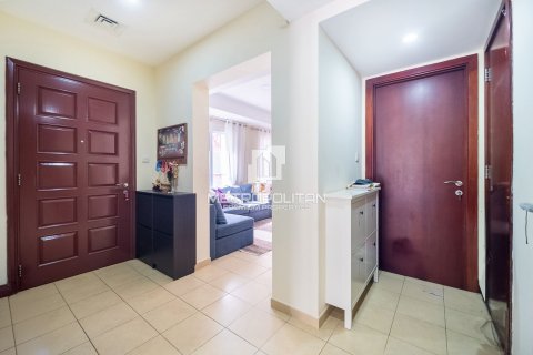 Townhouse in Arabian Ranches, Dubai, UAE 2 bedrooms, 242 sq.m. № 592675 - photo 16