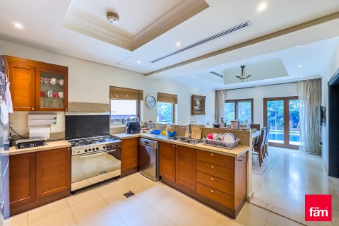 Villa in Al Furjan, Dubai, UAE 3 bedrooms, 600 sq.m. № 708310 - photo 3