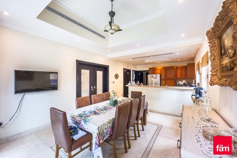 Villa in Al Furjan, Dubai, UAE 3 bedrooms, 600 sq.m. № 708310 - photo 6