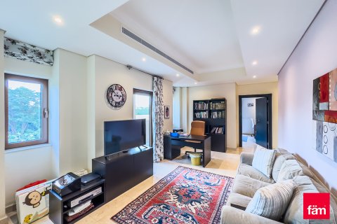 Villa in Al Furjan, Dubai, UAE 3 bedrooms, 600 sq.m. № 708310 - photo 12