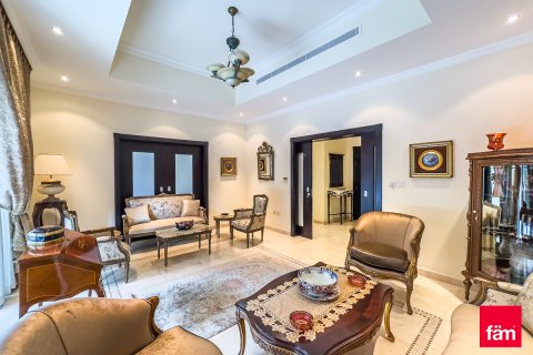 Villa in Al Furjan, Dubai, UAE 3 bedrooms, 600 sq.m. № 708310 - photo 18