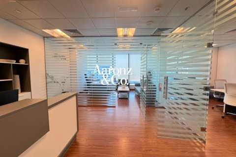 Business Bay, Dubai, संयुक्त अरब अमीरात में कार्यालय, 74 वर्ग मीटर, संख्या 685628