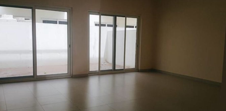 Villa in Dubai, UAE 3 bedrooms, 317.1 sq.m. № 710034