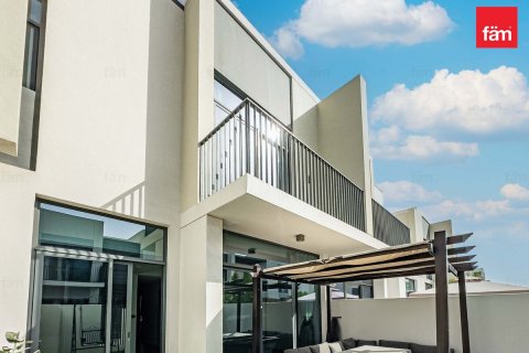 Shtëpi në qytet në Dubai, Emiratet e Bashkuara Arabe 3 dhoma gjumi, 137.8 m2. № 610503 - Foto 2