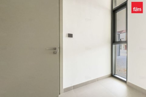 Shtëpi në qytet në Dubai, Emiratet e Bashkuara Arabe 3 dhoma gjumi, 137.8 m2. № 610503 - Foto 13