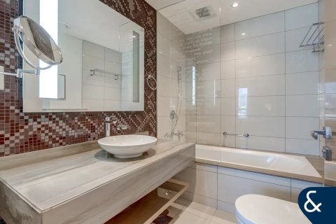 Apartament de vânzare în Business Bay, Dubai, EAU 2 dormitoare, 130 mp.  №671115 - poză 19
