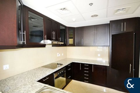 Apartment in The Views, Dubai, UAE 2 bedrooms, 145 sq.m. № 667297 - photo 5
