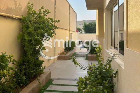 Vila v Al Raha Gardens, Abu Dhabi, SAE 4 ložnice, 299.7 m² Č.: 574373 - fotografie 11