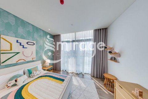 Villa in Abu Dhabi, UAE 5 bedrooms, 478 sq.m. № 574229 - photo 7