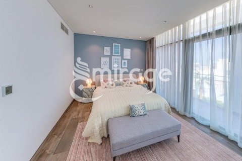 Villa in Abu Dhabi, UAE 5 bedrooms, 478 sq.m. № 574229 - photo 5
