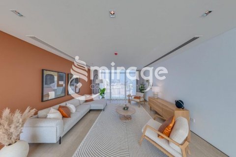 Villa in Abu Dhabi, UAE 5 bedrooms, 478 sq.m. № 574229 - photo 2