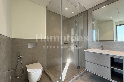 Apartment in Palm Jumeirah, Dubai, UAE 2 bedrooms, 119.27909073 sq.m. № 598351 - photo 1