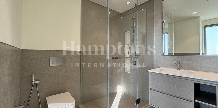 Apartment in Palm Jumeirah, Dubai, UAE 2 bedrooms, 119.279 sq.m. № 598351