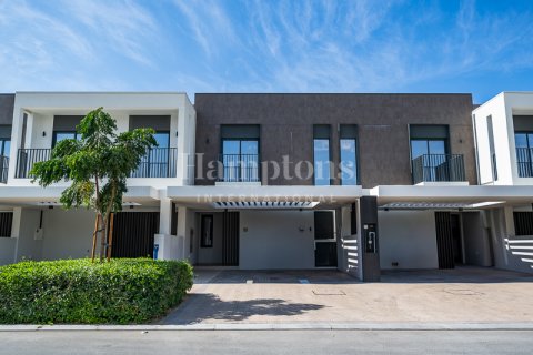 Townhouse in Dubai South (Dubai World Central), UAE 3 bedrooms, 174.65764000 sq.m. № 598352 - photo 2