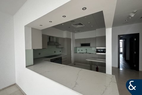 דירה להשכרה ב Palm Jumeirah, Dubai, איחוד האמירויות  3 חדרי שינה, 211 מ"ר, מספר 688883 - תמונה 4