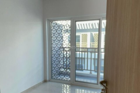 Снять в аренду таунхаус в DAMAC Hills (Akoya by DAMAC), Дубай, ОАЭ 4 спальни, 112м2, № 726946 - фото 1