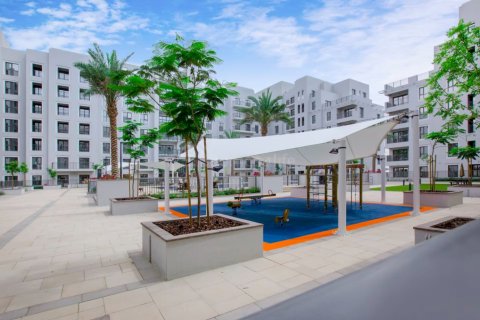 Apartment in Town Square, Dubai, UAE 3 bedrooms, 164 sq.m. № 699306 - photo 1