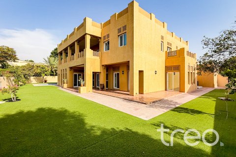 Villa in Arabian Ranches, Dubai, VAE: 7 Schlafzimmer, 644.75 m2 Nr. 733037