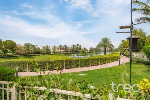 Villa itt: Meadows, Dubai, EAE, 5 hálószoba, 418.06 m², azonosító: 733038 - fénykép 25